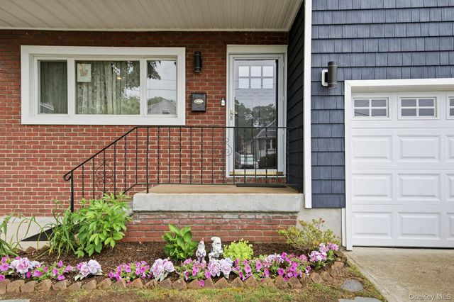 4 Pequot Avenue, Port Washington, NY 11050