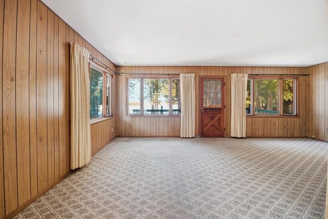 1324 W Green Lake DRIVE, West Bend, WI 53090