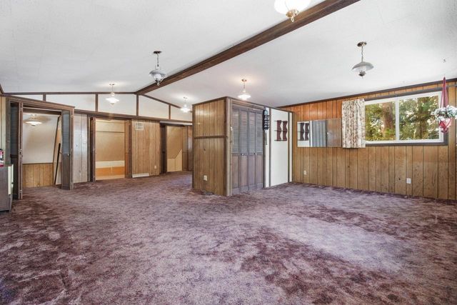 1324 W Green Lake DRIVE, West Bend, WI 53090