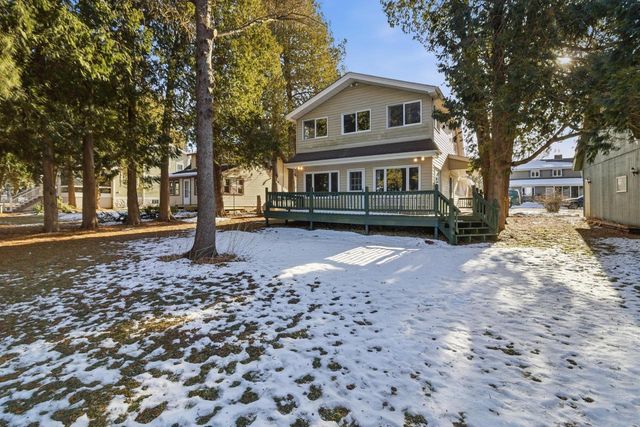 1324 W Green Lake DRIVE, West Bend, WI 53090