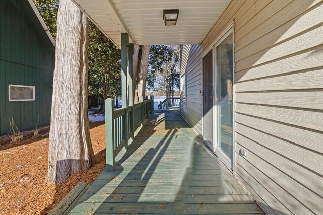 1324 W Green Lake DRIVE, West Bend, WI 53090