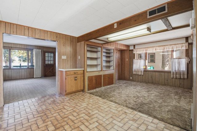 1324 W Green Lake DRIVE, West Bend, WI 53090