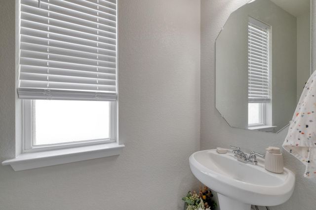 109 Saranac DR, Elgin, TX 78621