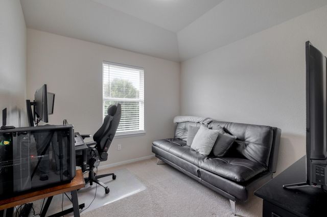 109 Saranac DR, Elgin, TX 78621