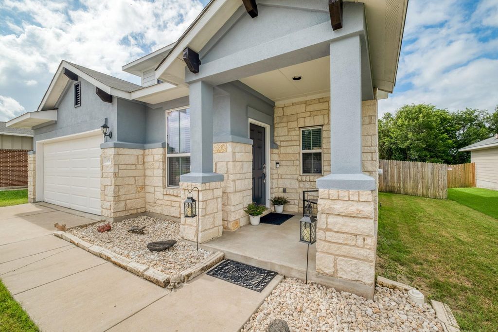 109 Saranac DR, Elgin, TX 78621