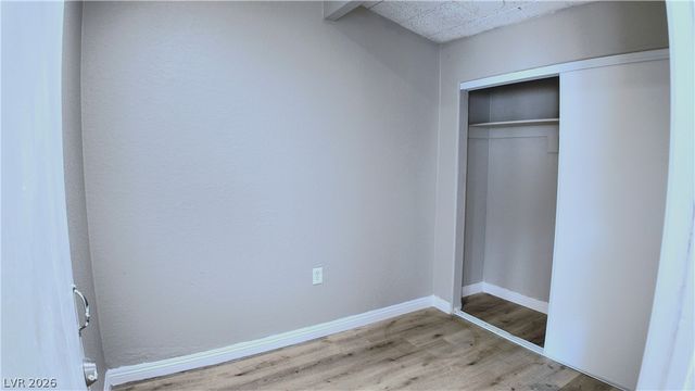 5463 Sir Monahan Street, Las Vegas, NV 89119