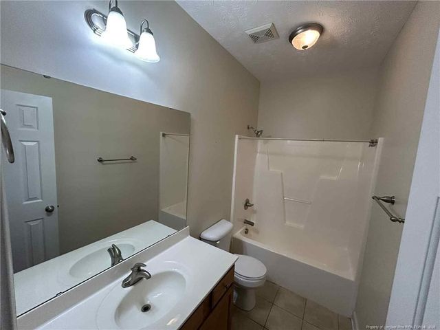 909 Hidden Oasis Drive, Fayetteville, NC 28312