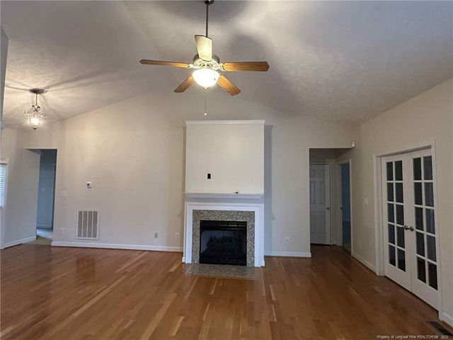 909 Hidden Oasis Drive, Fayetteville, NC 28312