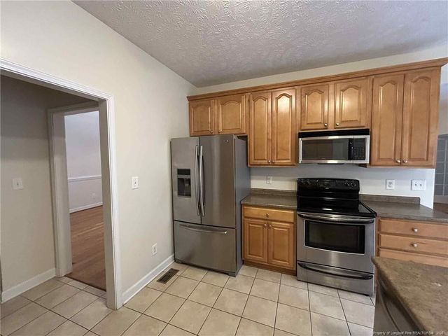 909 Hidden Oasis Drive, Fayetteville, NC 28312