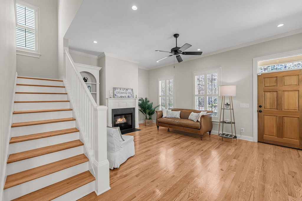 Image 6 of property listing at 5142 Coral Reef Drive, Johns Island, SC 29455