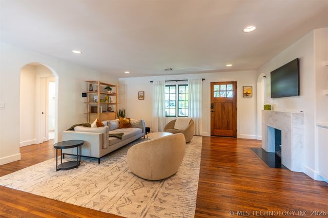 2415 E 36th Place, Tulsa, OK 74105