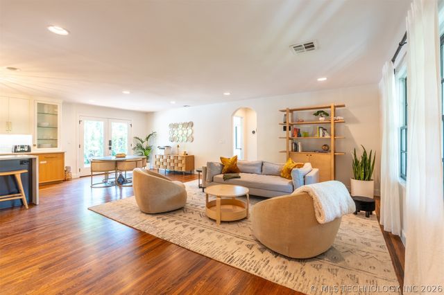 2415 E 36th Place, Tulsa, OK 74105