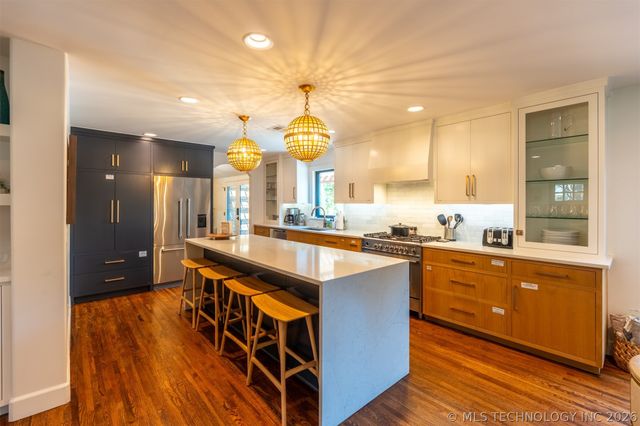 2415 E 36th Place, Tulsa, OK 74105
