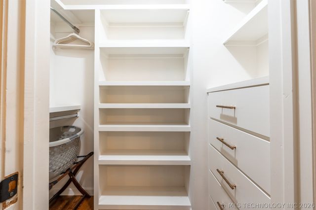 2415 E 36th Place, Tulsa, OK 74105