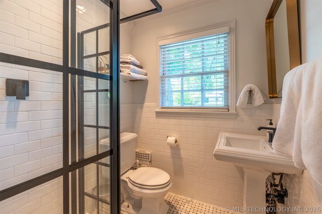 2415 E 36th Place, Tulsa, OK 74105