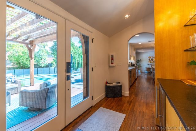 2415 E 36th Place, Tulsa, OK 74105