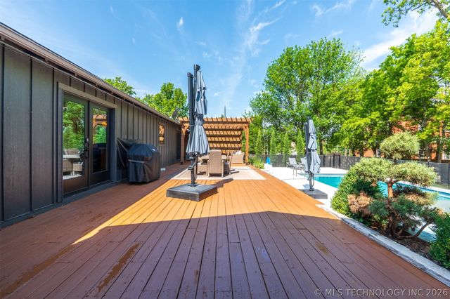 2415 E 36th Place, Tulsa, OK 74105