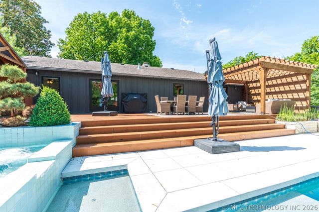 2415 E 36th Place, Tulsa, OK 74105