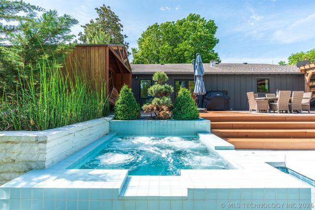 2415 E 36th Place, Tulsa, OK 74105