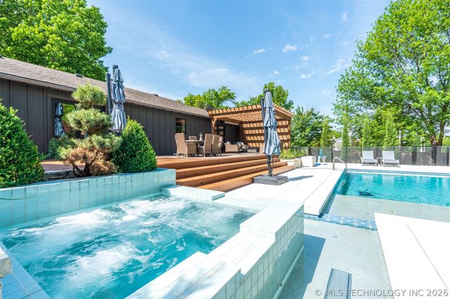 2415 E 36th Place, Tulsa, OK 74105