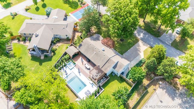 2415 E 36th Place, Tulsa, OK 74105