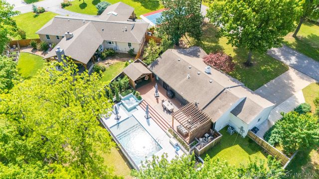 2415 E 36th Place, Tulsa, OK 74105
