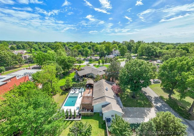 2415 E 36th Place, Tulsa, OK 74105