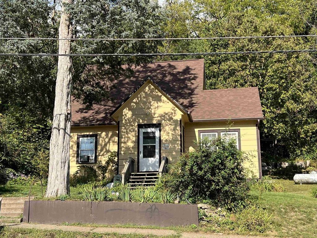 182 Main Street, Ferryville, WI 54628