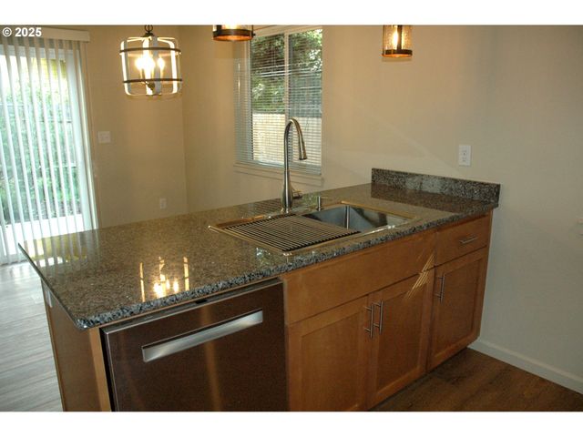 350 Nw WILLAMINA Dr, Willamina, OR 97396