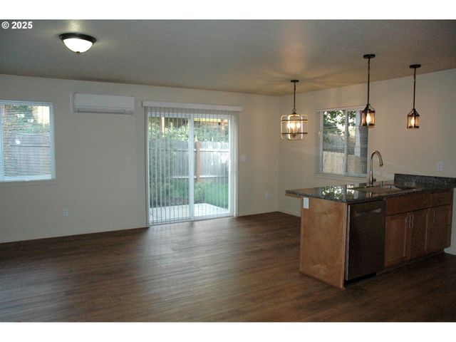 350 Nw WILLAMINA Dr, Willamina, OR 97396