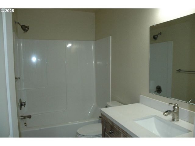 350 Nw WILLAMINA Dr, Willamina, OR 97396