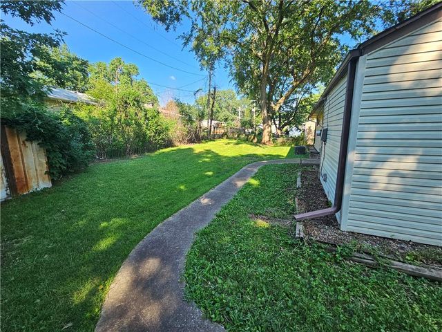 306 Pacific Drive, Belton, MO 64012