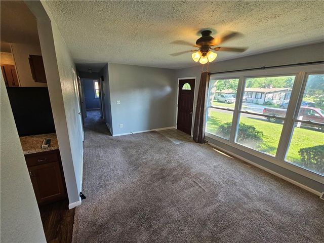 306 Pacific Drive, Belton, MO 64012