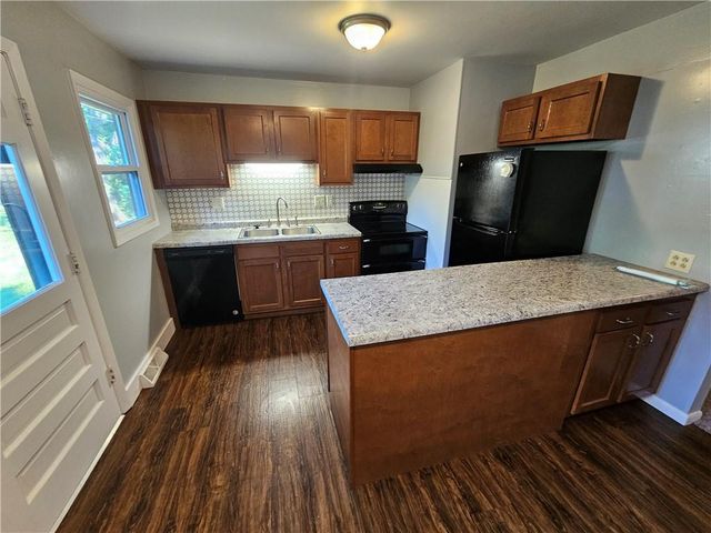 306 Pacific Drive, Belton, MO 64012