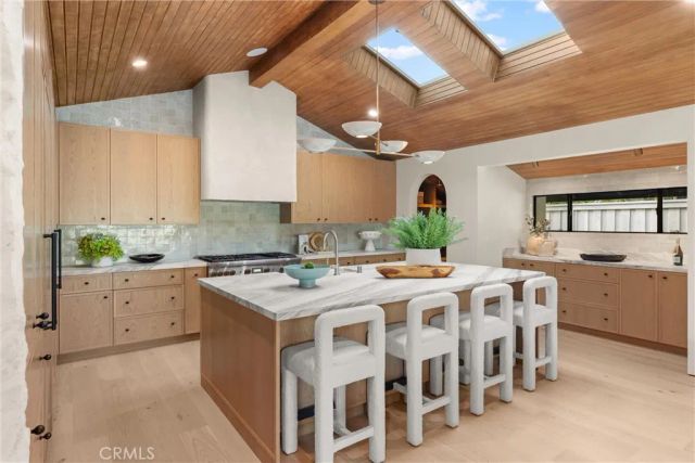 3080 Country Club Drive, Costa Mesa, CA 92626