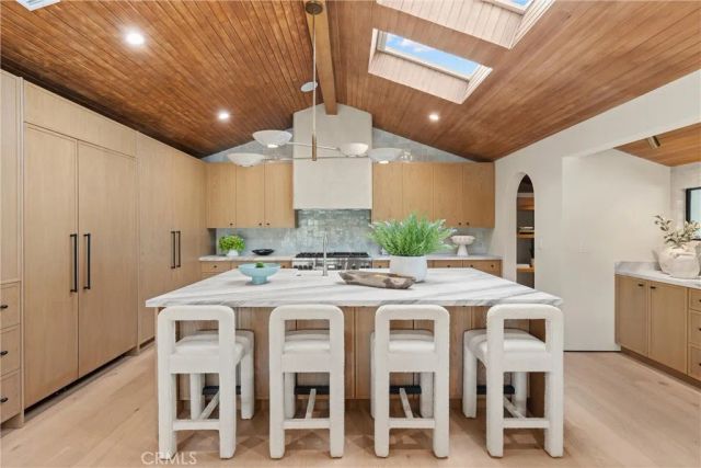 3080 Country Club Drive, Costa Mesa, CA 92626