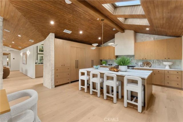 3080 Country Club Drive, Costa Mesa, CA 92626