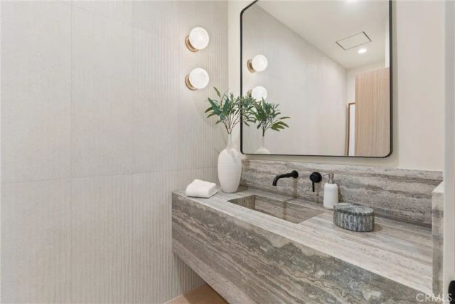 3080 Country Club Drive, Costa Mesa, CA 92626