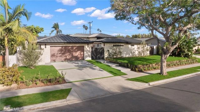 3080 Country Club Drive, Costa Mesa, CA 92626