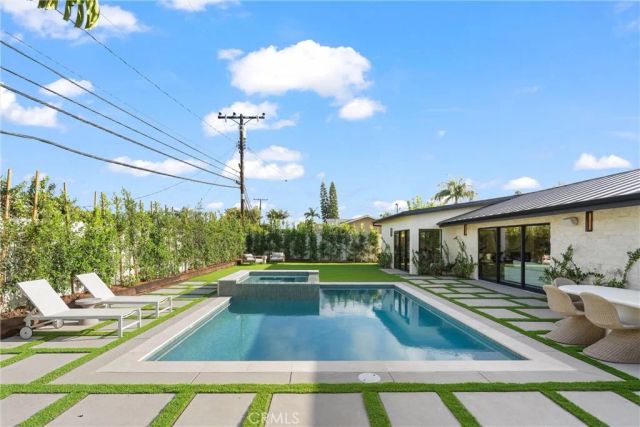 3080 Country Club Drive, Costa Mesa, CA 92626