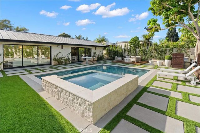 3080 Country Club Drive, Costa Mesa, CA 92626