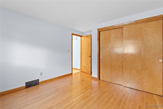 20 Fairoaks Lane, Cheektowaga, NY 14227