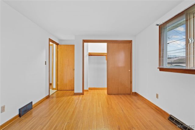 20 Fairoaks Lane, Cheektowaga, NY 14227