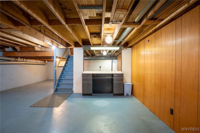 20 Fairoaks Lane, Cheektowaga, NY 14227