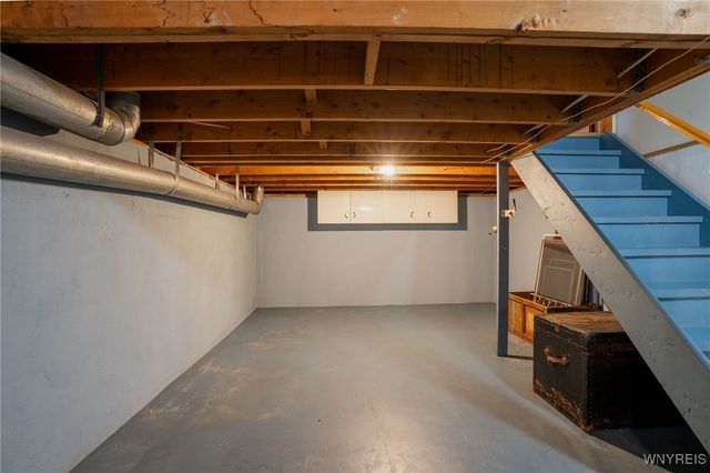 20 Fairoaks Lane, Cheektowaga, NY 14227