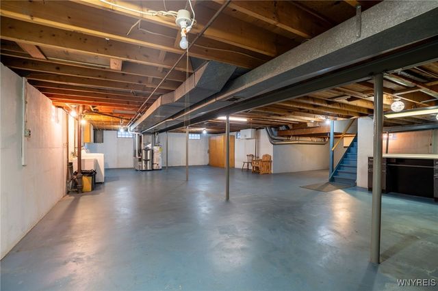 20 Fairoaks Lane, Cheektowaga, NY 14227