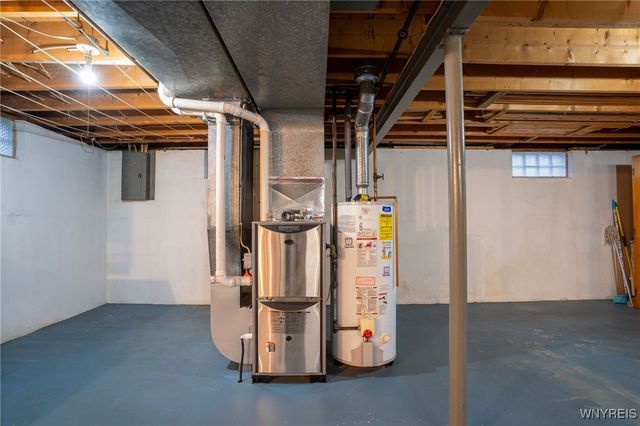 20 Fairoaks Lane, Cheektowaga, NY 14227