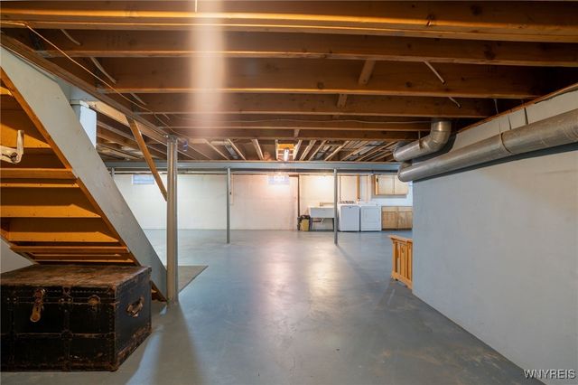 20 Fairoaks Lane, Cheektowaga, NY 14227