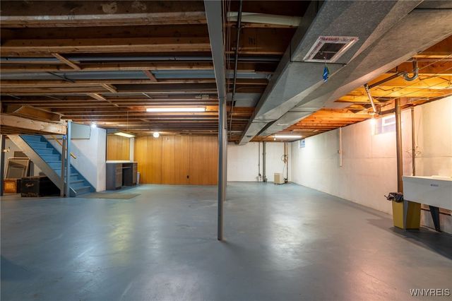 20 Fairoaks Lane, Cheektowaga, NY 14227