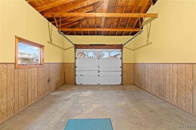 20 Fairoaks Lane, Cheektowaga, NY 14227